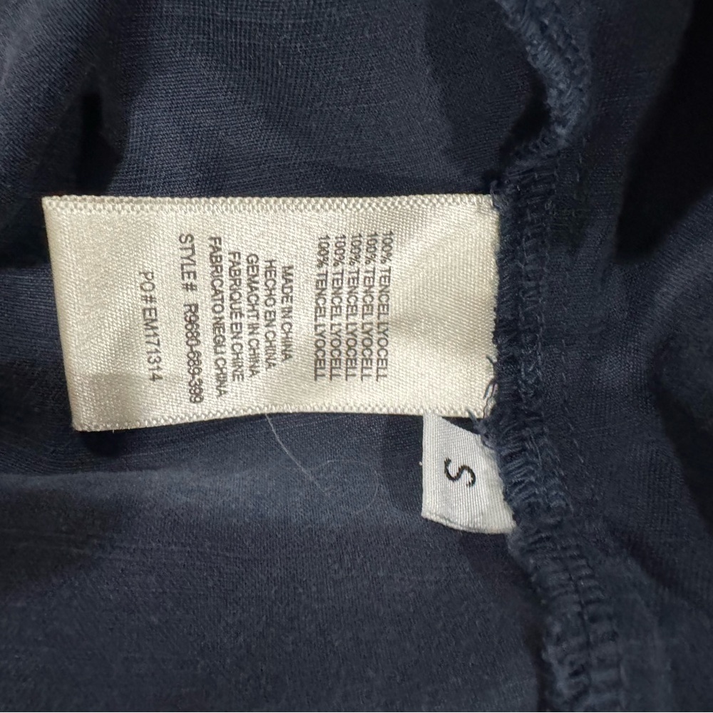 Anthropologie Cloth & Stone Women's Navy Button-Up Top - Picture 6 of 6